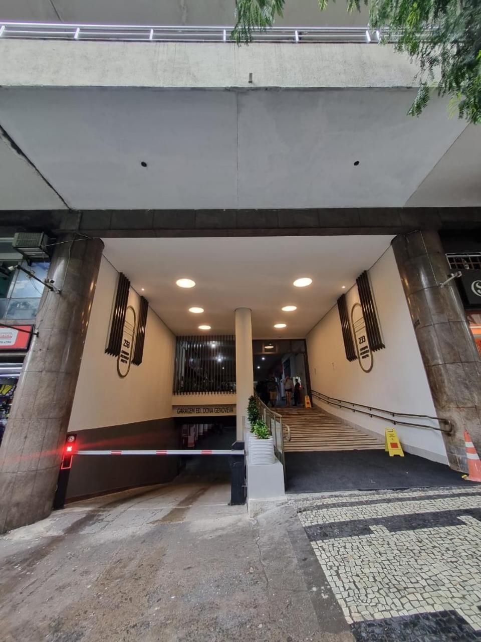 Comodidade E Seguranca No Centro เบโลโอรีซอนชี ภายนอก รูปภาพ